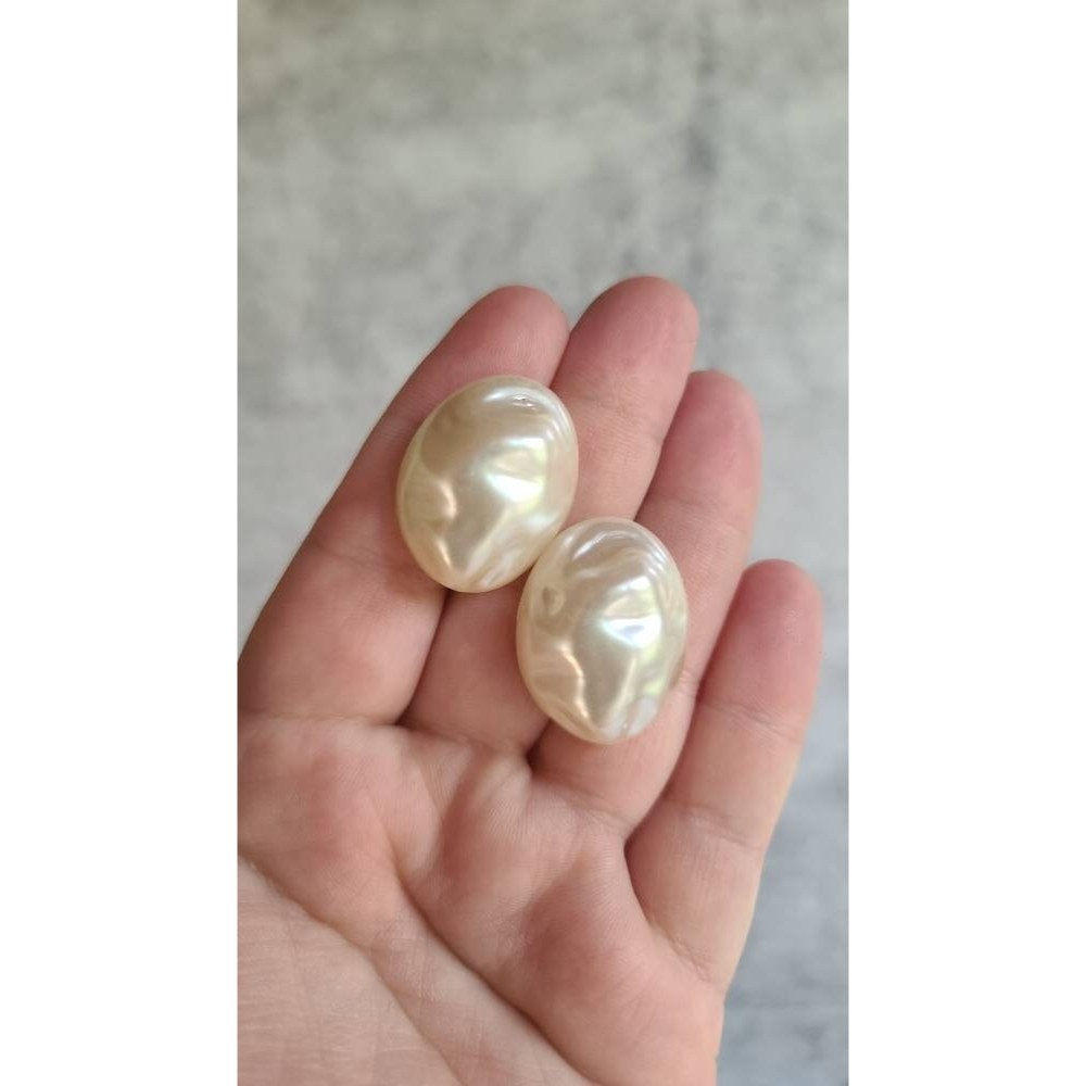 Vintage Faux Pearl Stud Earrings - Picture 5 of 10